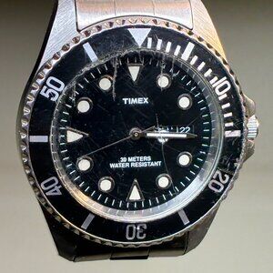 Vintage 1990’s Men's Timex Diver Watch - Sport Watch - Stainless Steel - Wind Up